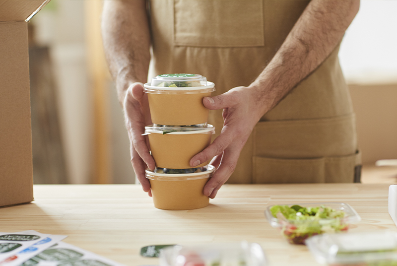 使い捨て食器のメリットは何ですか？